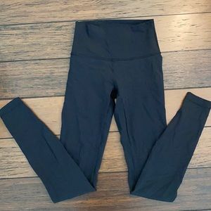 Black Lululemon “28 leggings